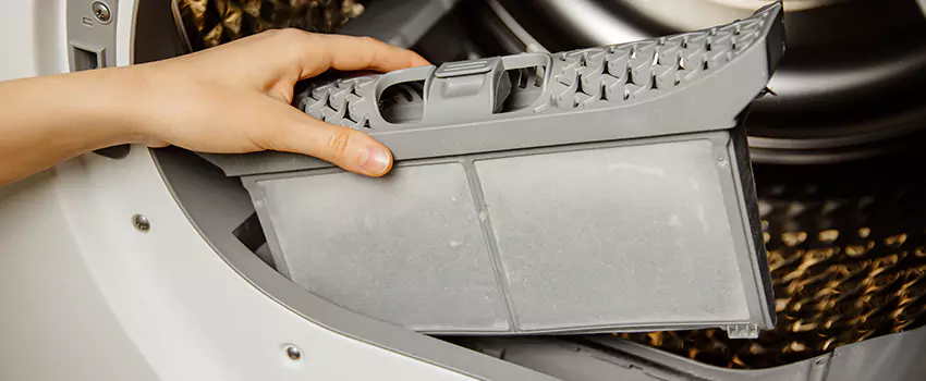 Signs Of A Clogged Dryer Lint Trap in Algonquin, Illinois